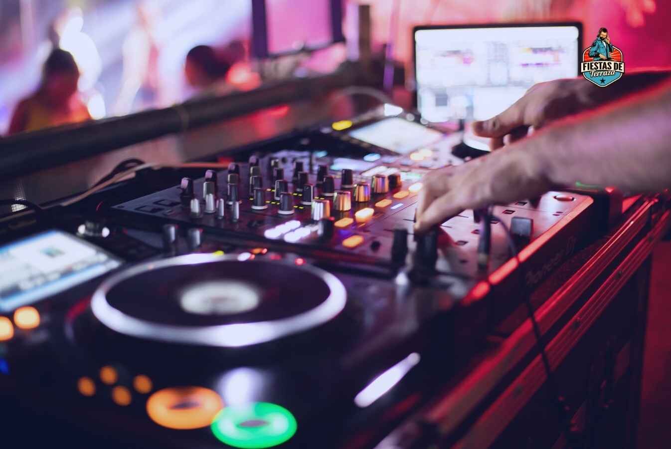 5 Tips para elegir un buen dj para tu evento - Shake Music!