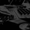 Imagen de dj pinchando en vinilo